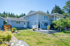 6135 Fairway Avenue, Sechelt, BC