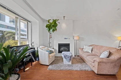 410 4723 Dawson Street, Burnaby, BC, Burnaby — Apartment/Condo for sale