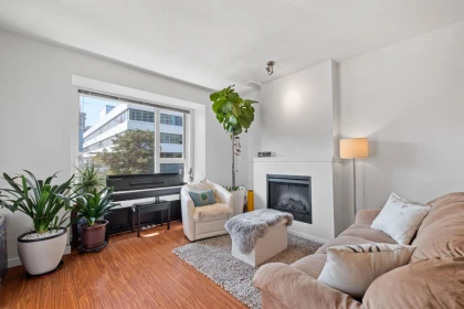 410 4723 Dawson Street, Burnaby, BC, Burnaby — Apartment/Condo for sale