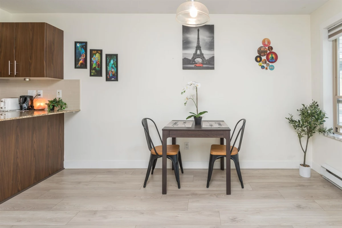 Breakfast Nook Photo of 425 8915 202 Street, Langley, BC