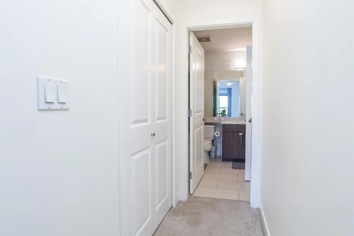 Entry Foyer Photo of 425 8915 202 Street, Langley, BC