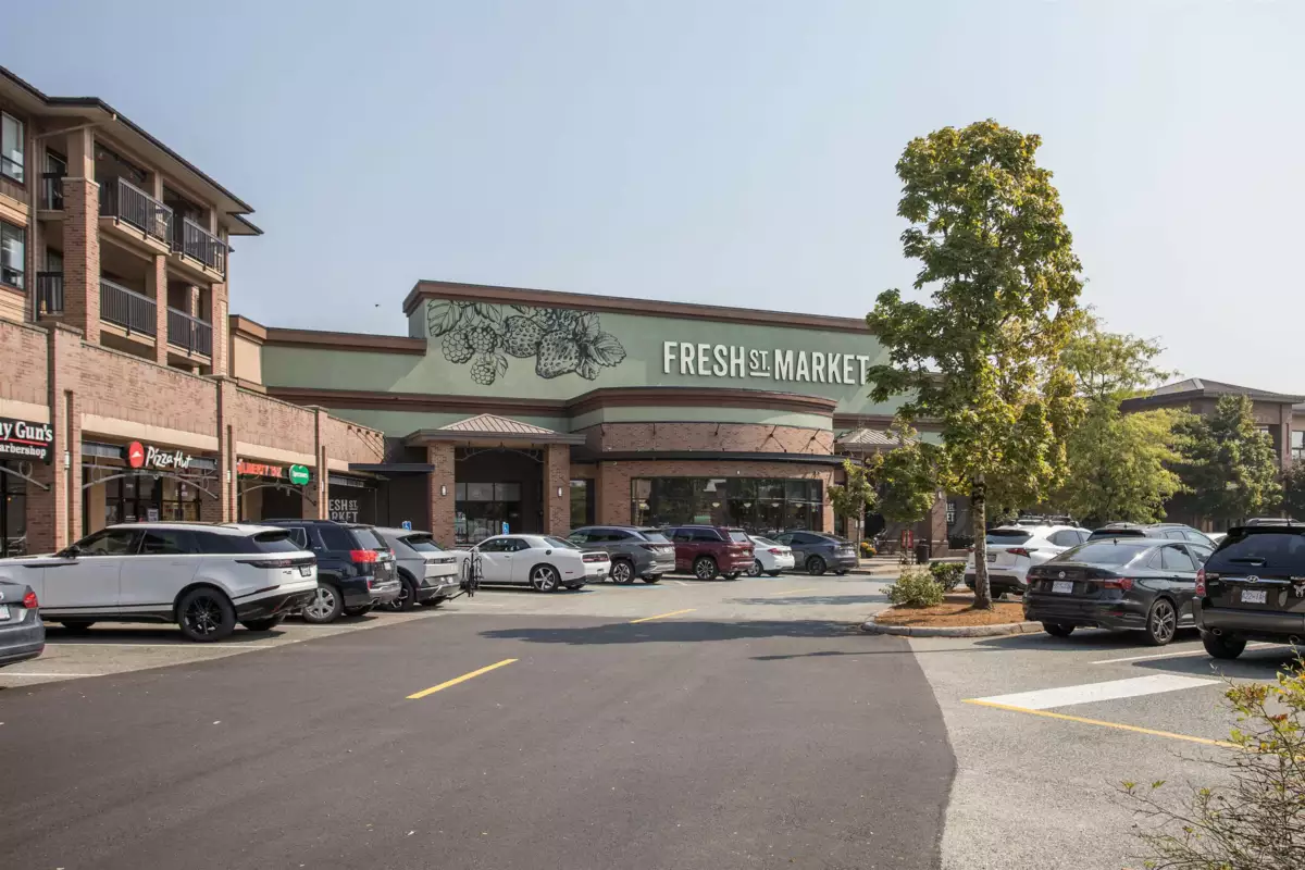 Front Yard Photo of 425 8915 202 Street, Langley, BC