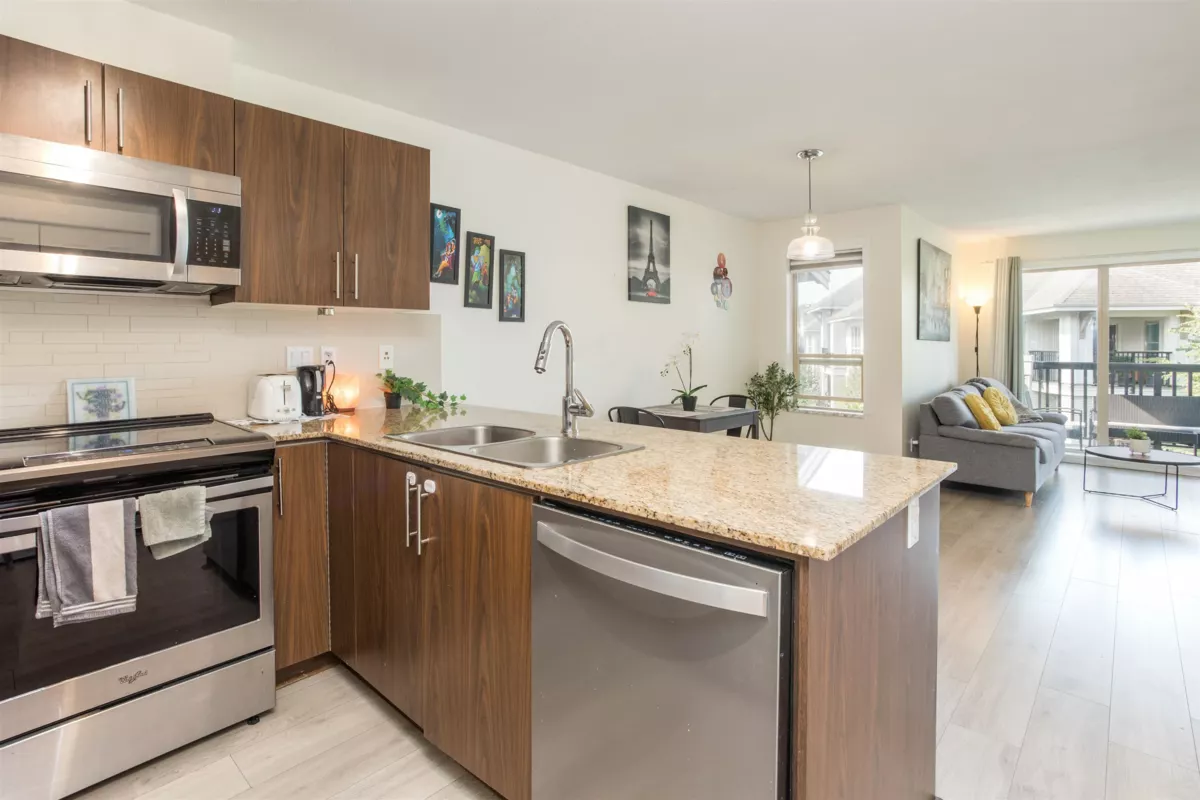 Kitchen Photo of 425 8915 202 Street, Langley, BC