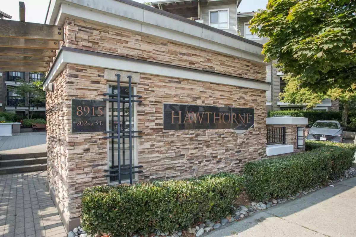 Living Room Photo of 425 8915 202 Street, Langley, BC