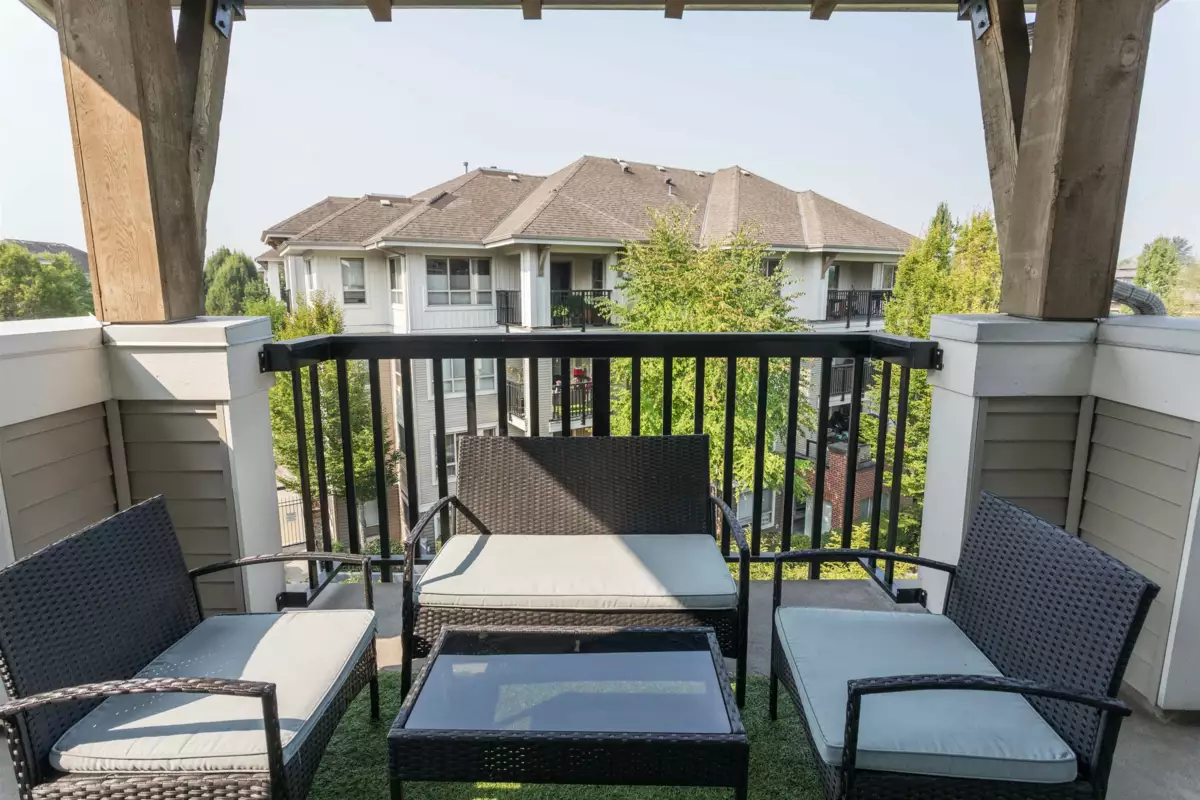 Powder Room Photo of 425 8915 202 Street, Langley, BC