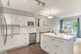 109 160 Shoreline Circle, Port Moody, BC