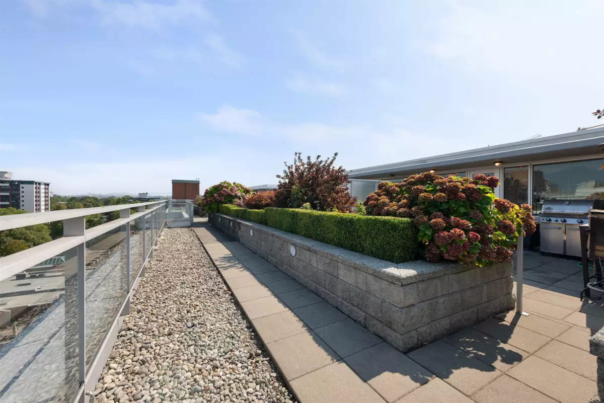 Backyard Photo of 903 221 Union Street, Vancouver, BC