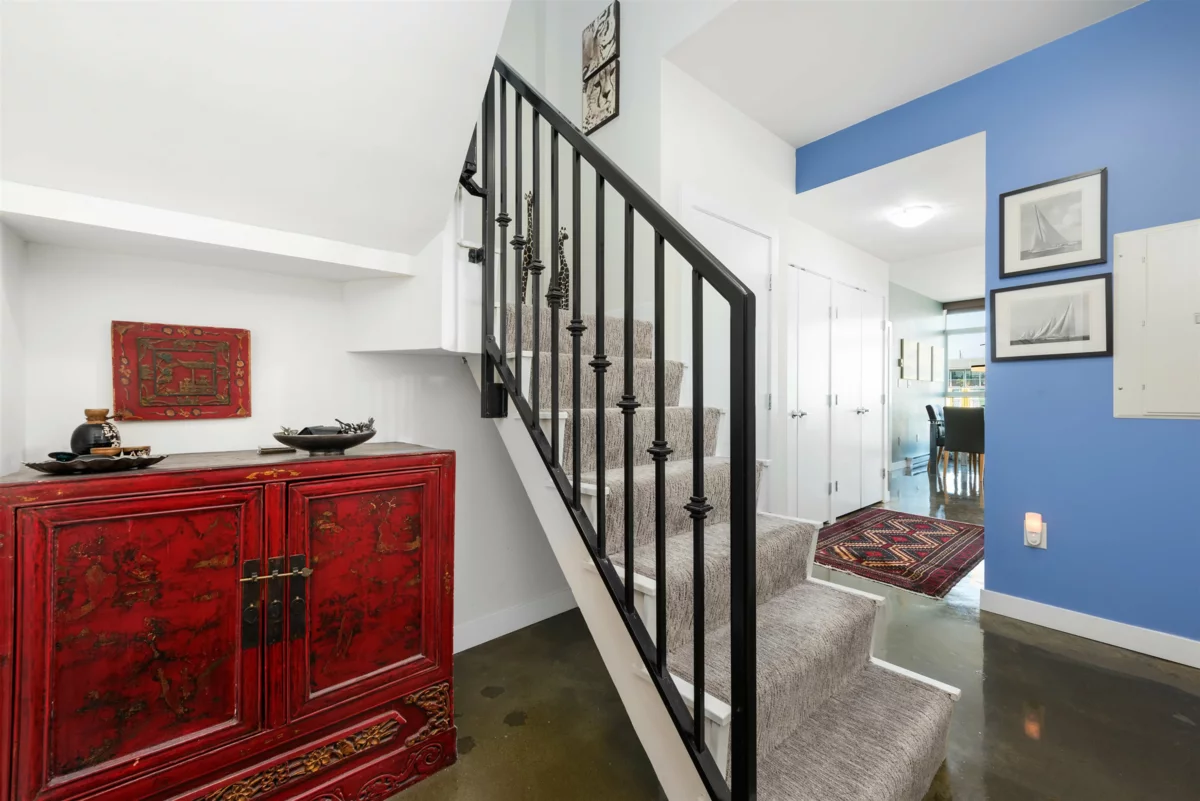 Dining Area Photo of 903 221 Union Street, Vancouver, BC
