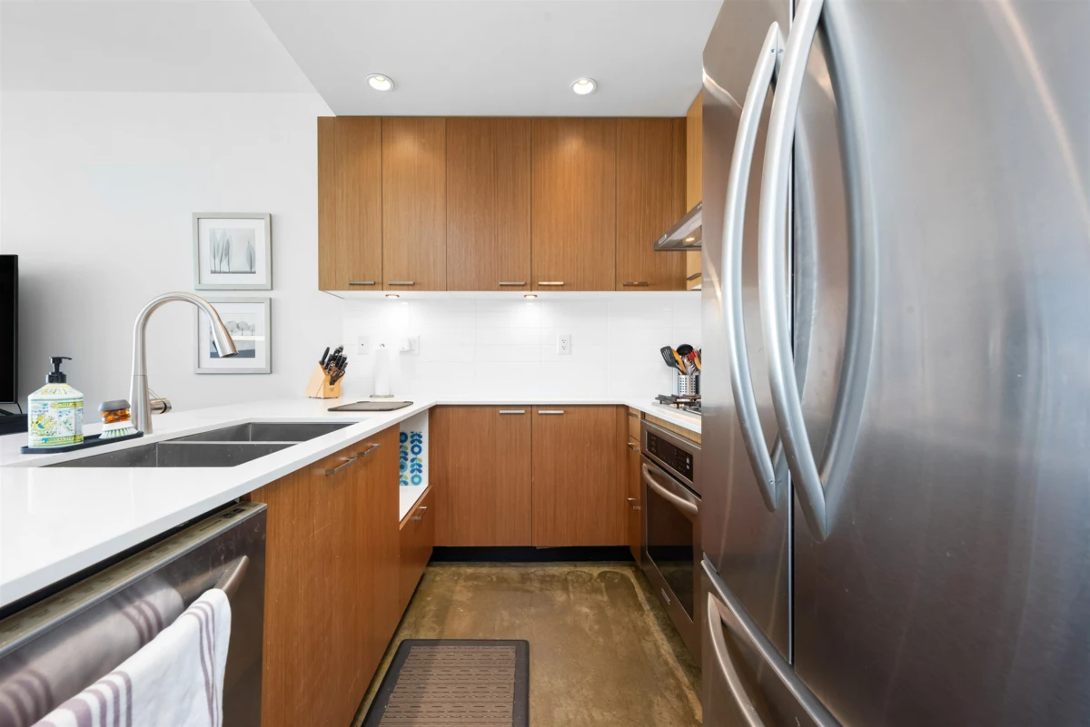 Kitchen Island Photo of 903 221 Union Street, Vancouver, BC