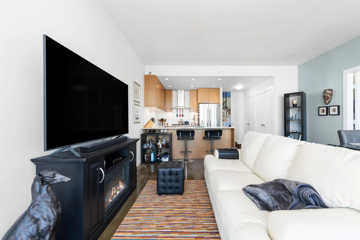 Primary Bathroom Photo of 903 221 Union Street, Vancouver, BC