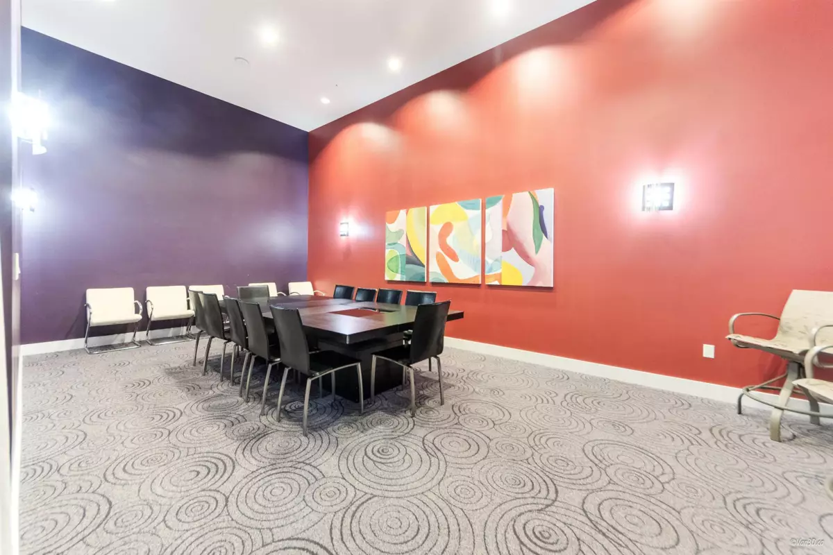 Entry Foyer Photo of 1002 188 E Esplanade Esplanade, North Vancouver, BC