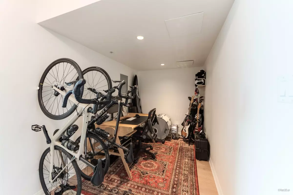 Guest Bathroom Photo of 1002 188 E Esplanade Esplanade, North Vancouver, BC