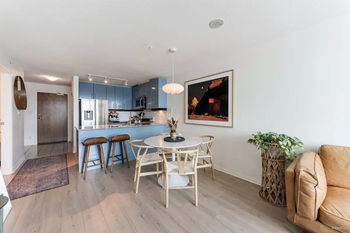 Kitchen Photo of 1002 188 E Esplanade Esplanade, North Vancouver, BC