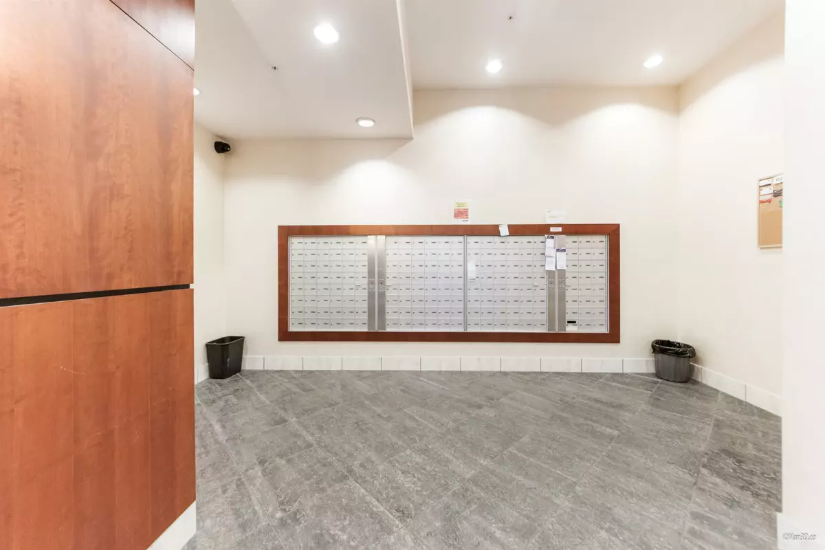 Mudroom Photo of 1002 188 E Esplanade Esplanade, North Vancouver, BC