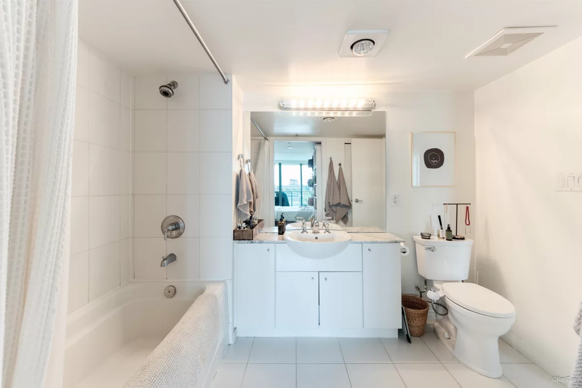 Powder Room Photo of 1002 188 E Esplanade Esplanade, North Vancouver, BC