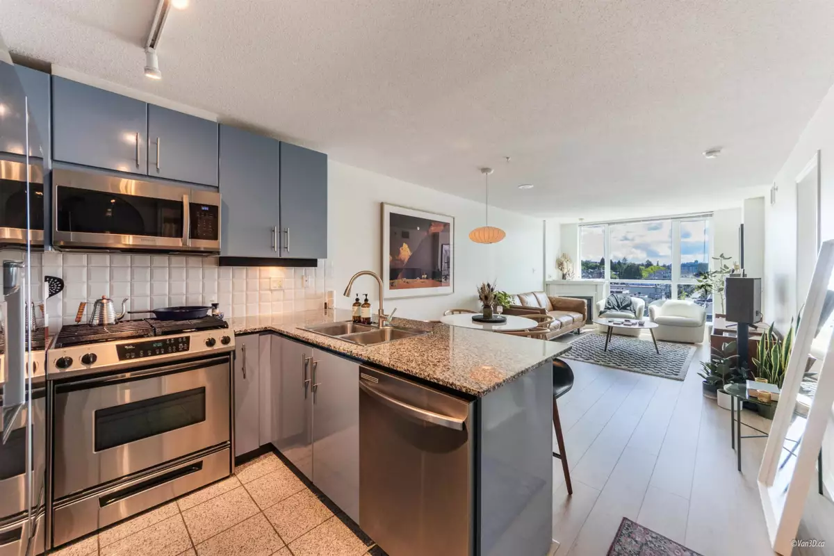 Primary Bathroom Photo of 1002 188 E Esplanade Esplanade, North Vancouver, BC