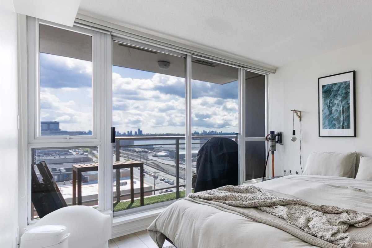 Walk-In Closet Photo of 1002 188 E Esplanade Esplanade, North Vancouver, BC