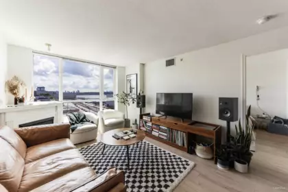 Family Room Photo of 1002 188 E Esplanade Esplanade, North Vancouver, BC
