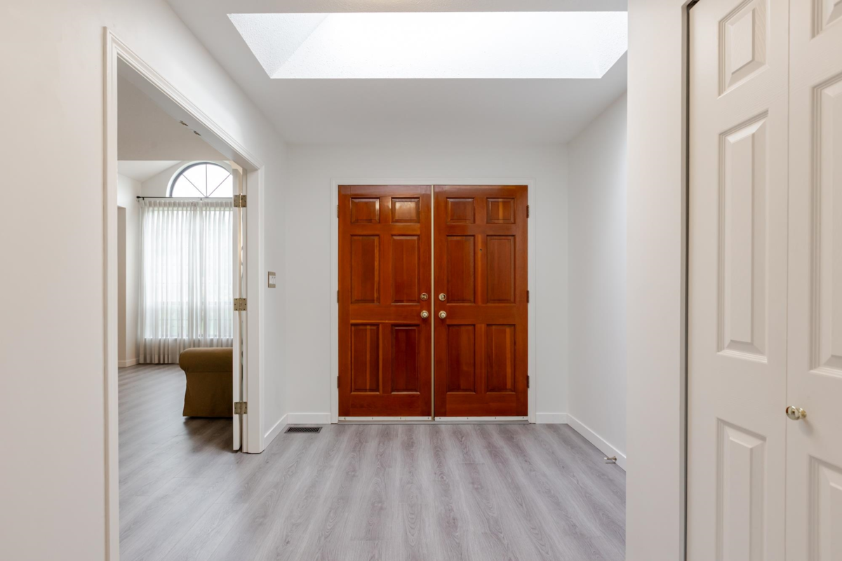 Dining Area Photo of 10467 Glenbrook Grove, Surrey, BC