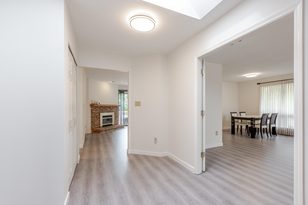 Family Room Photo of 10467 Glenbrook Grove, Surrey, BC