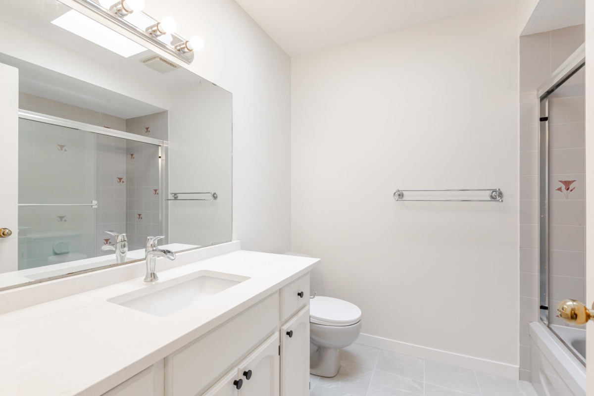 Hallway Photo of 10467 Glenbrook Grove, Surrey, BC