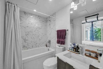 Guest Bathroom Photo of 513 1283 Howe Street, Vancouver, BC
