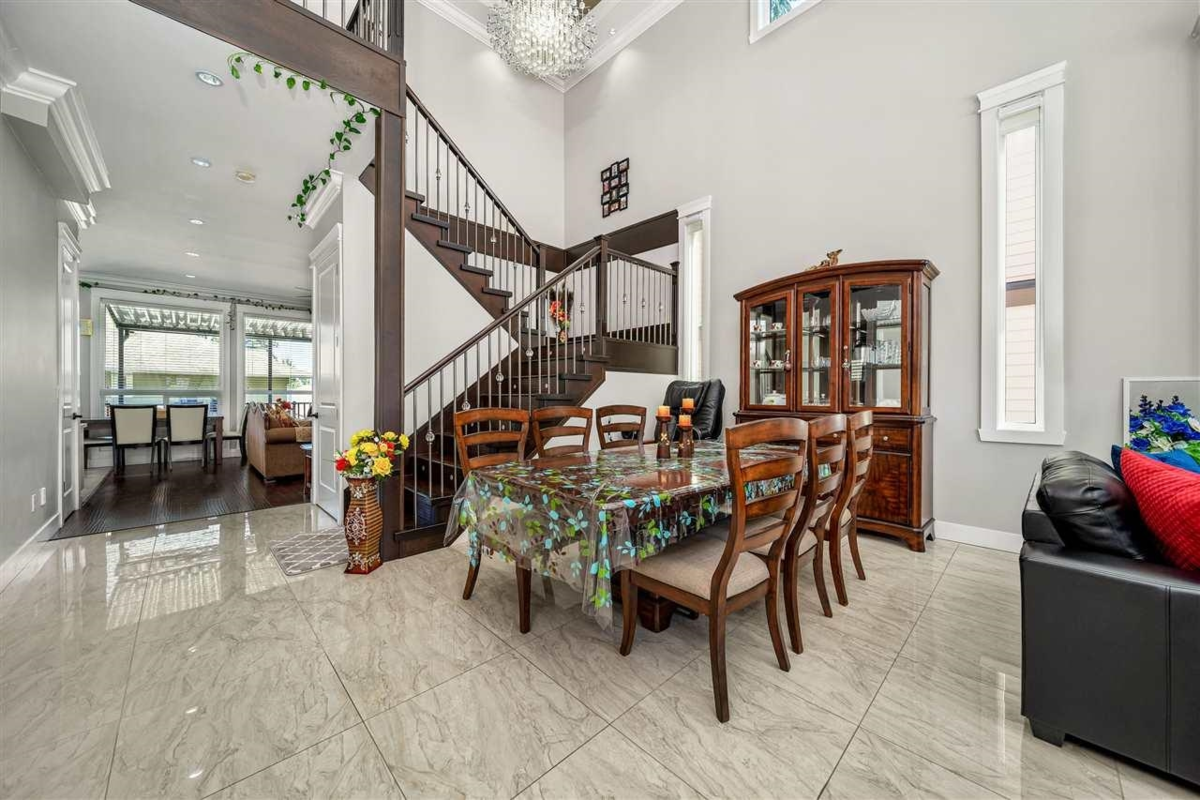 Dining Area Photo of 13837 60a Avenue, Surrey, BC
