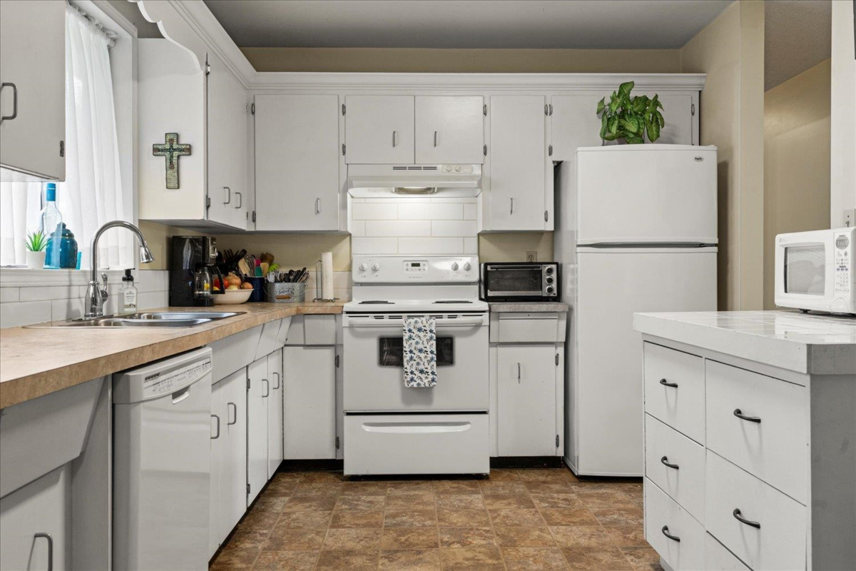 Backyard Photo of 35063 Delair Road, Abbotsford, BC