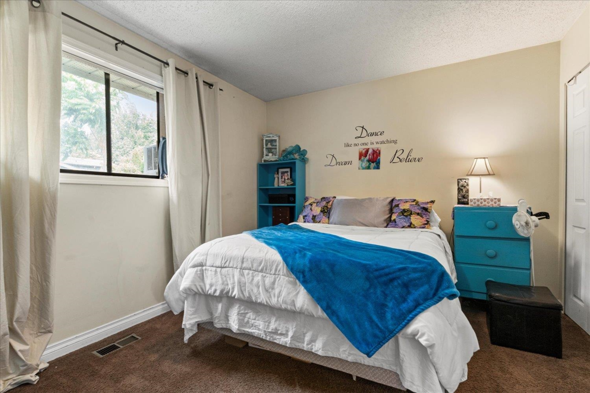 Garage Interior Photo of 35063 Delair Road, Abbotsford, BC