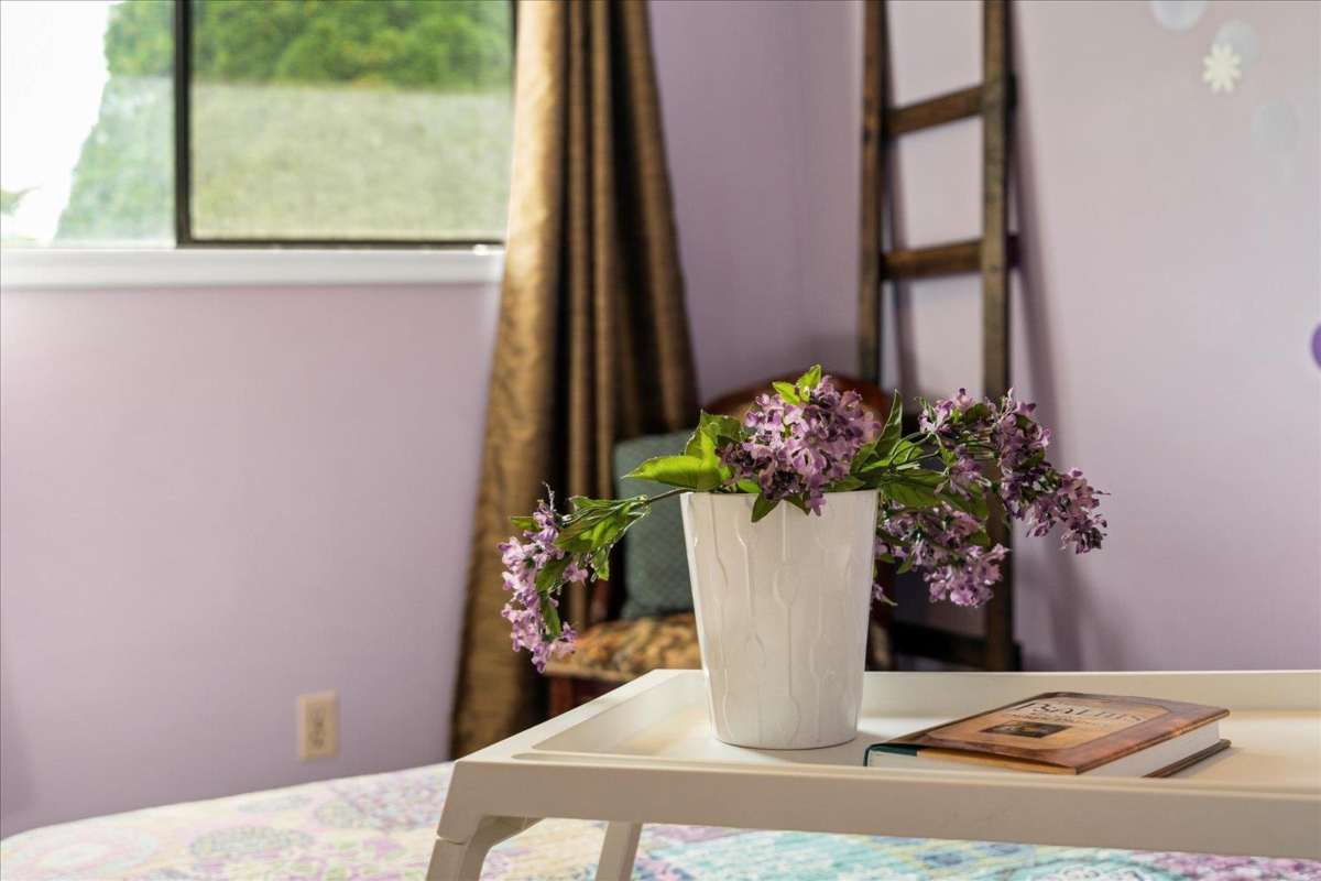 Laundry Room Photo of 35063 Delair Road, Abbotsford, BC