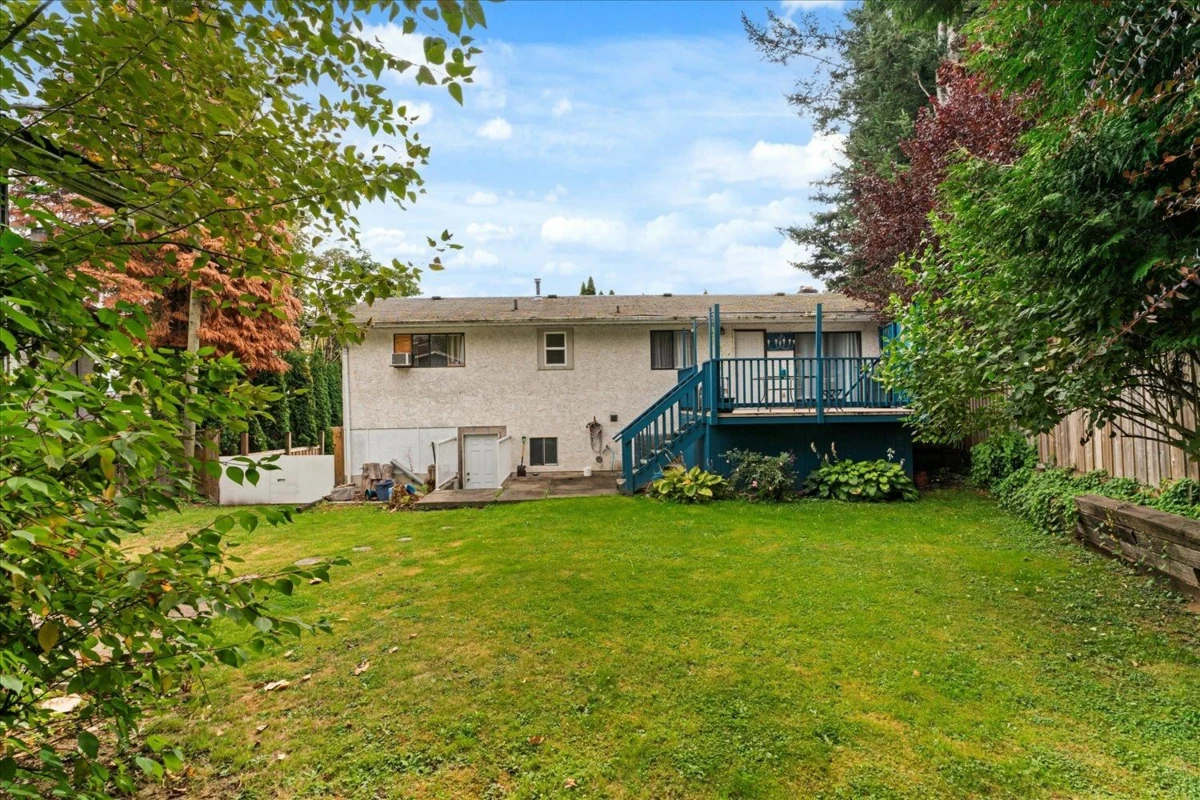 Mudroom Photo of 35063 Delair Road, Abbotsford, BC