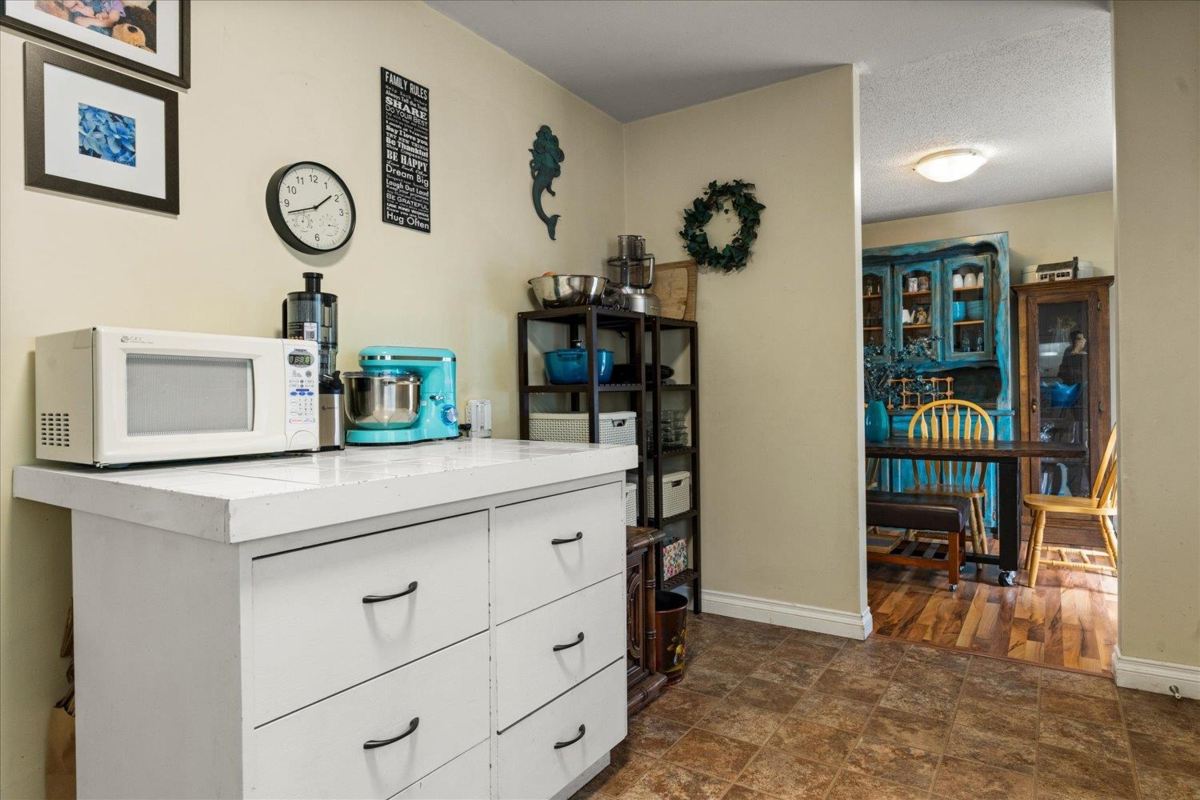 Outdoor Patio Photo of 35063 Delair Road, Abbotsford, BC