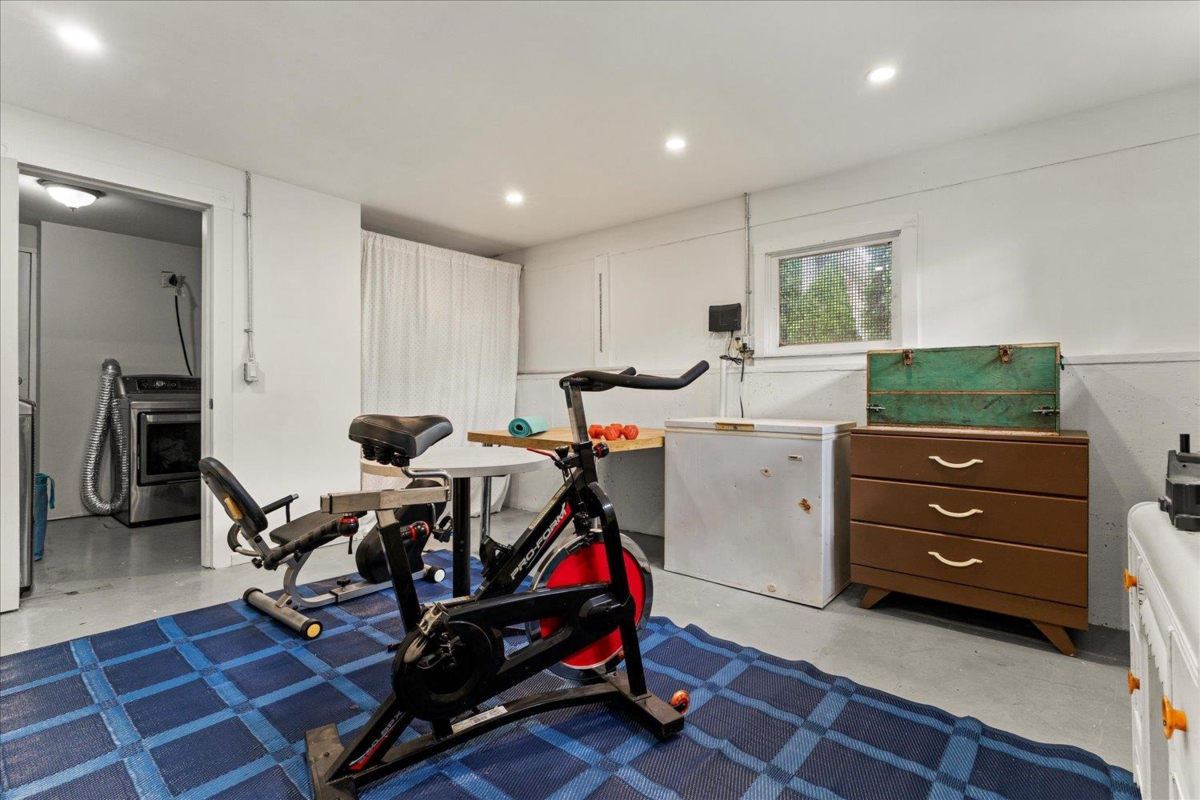 Powder Room Photo of 35063 Delair Road, Abbotsford, BC