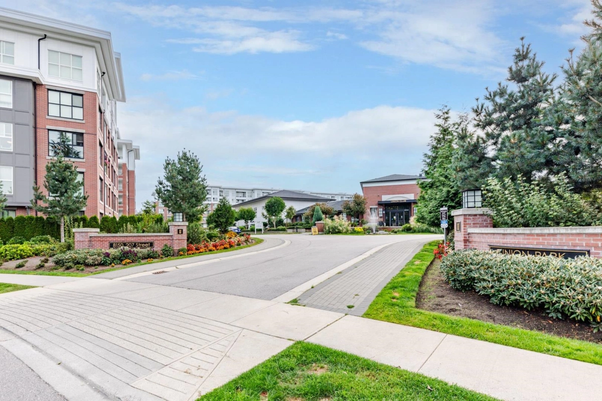 Walk-In Closet Photo of B120 8150 207 Street, Langley, BC