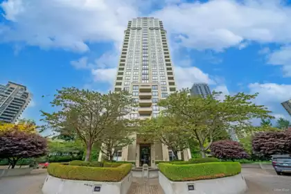 902 4333 Central Boulevard, Burnaby, BC, Burnaby — Apartment/Condo for sale