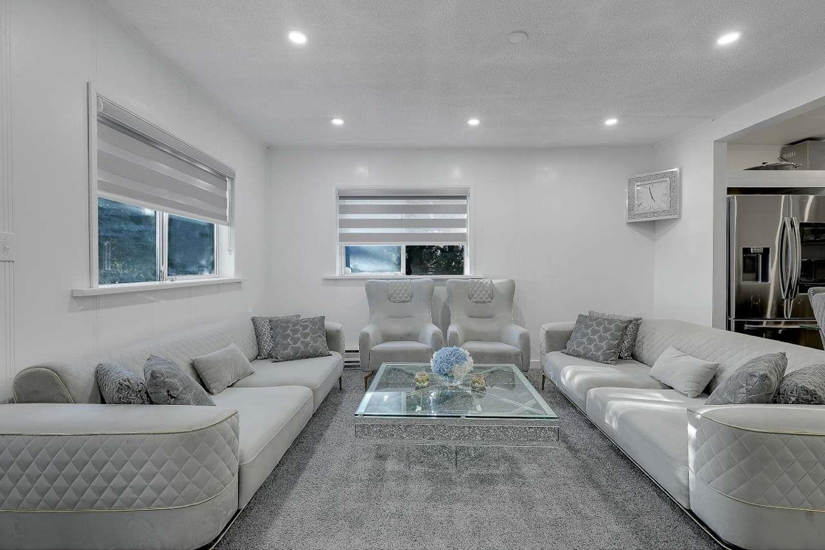 Breakfast Nook Photo of 7822 Willard Street, Burnaby, BC