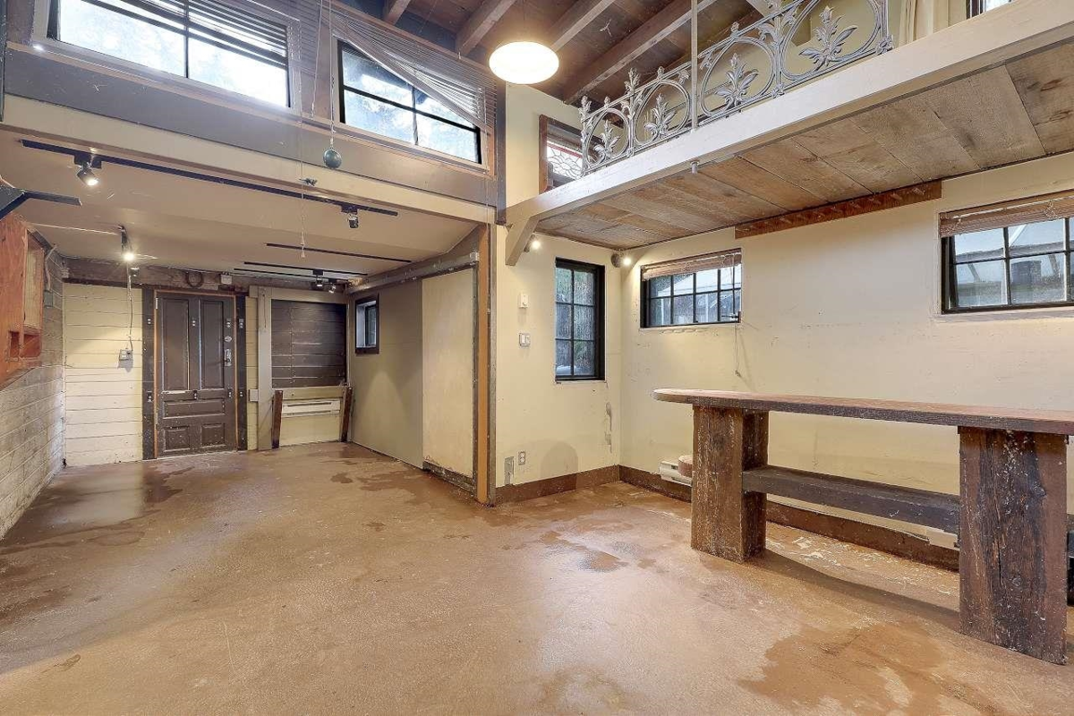 Mudroom Photo of 7822 Willard Street, Burnaby, BC