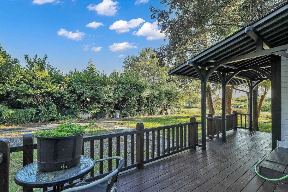 Outdoor Kitchen Photo of 7822 Willard Street, Burnaby, BC