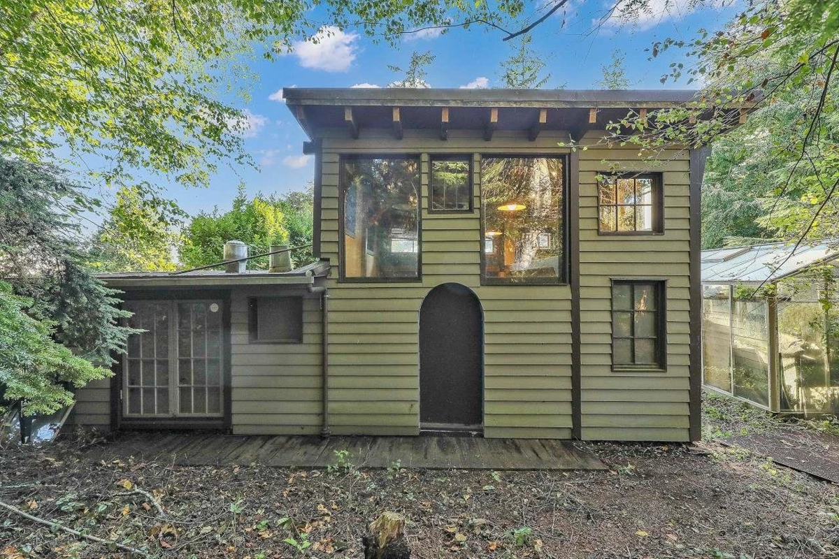 Outdoor Patio Photo of 7822 Willard Street, Burnaby, BC