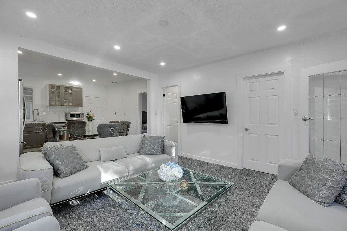 Primary Bathroom Photo of 7822 Willard Street, Burnaby, BC