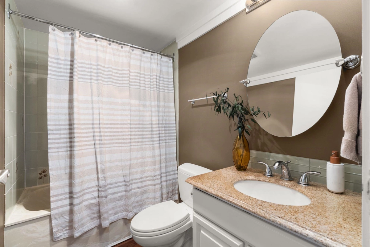 Breakfast Nook Photo of 9 14025 Nico Wynd Place, Surrey, BC