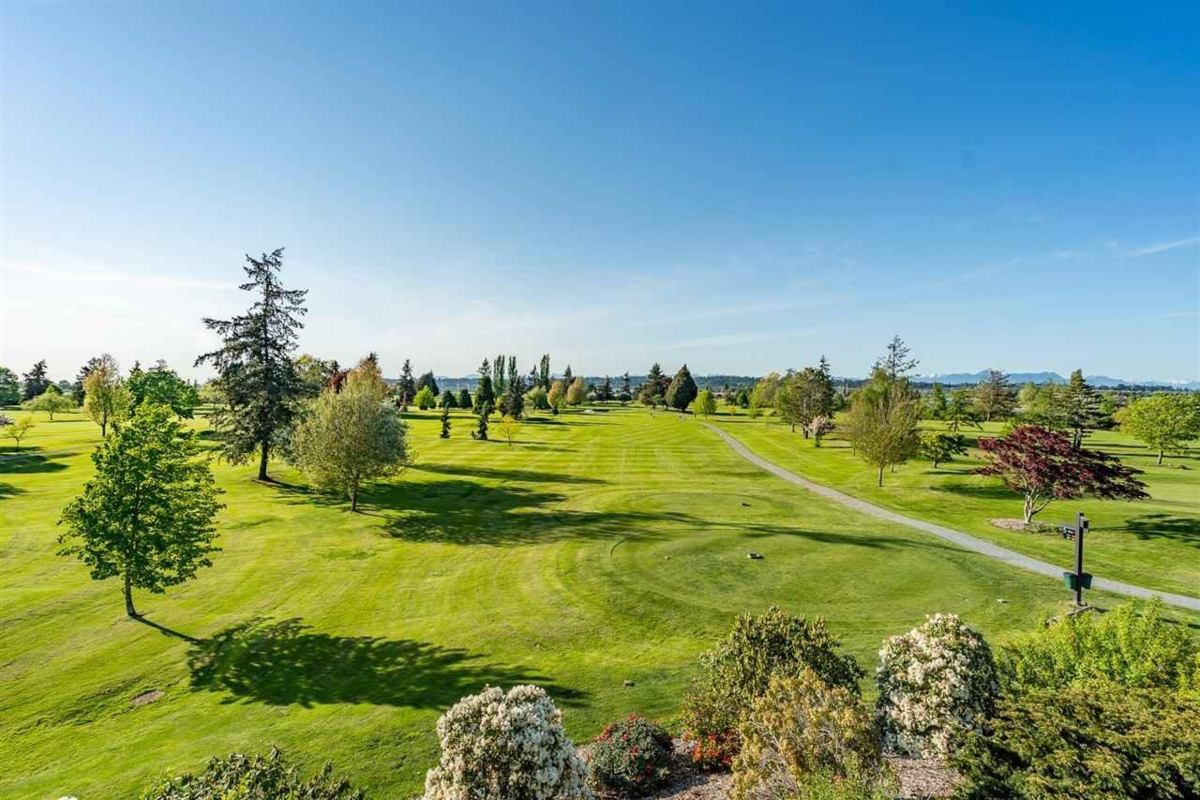 Fitness Center Photo Near 9 14025 Nico Wynd Place, Surrey, BC