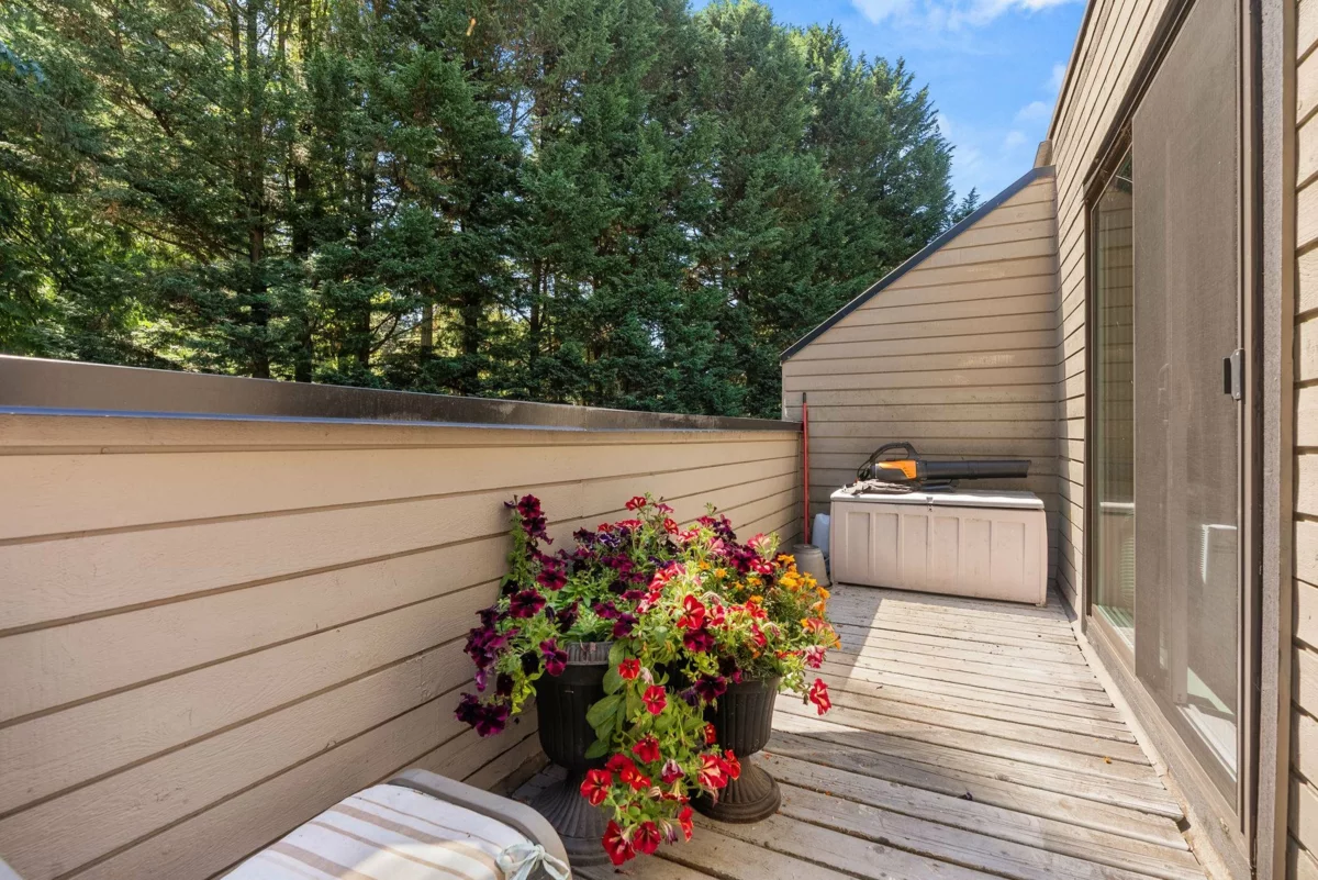 Hot Tub / Spa Photo of 9 14025 Nico Wynd Place, Surrey, BC