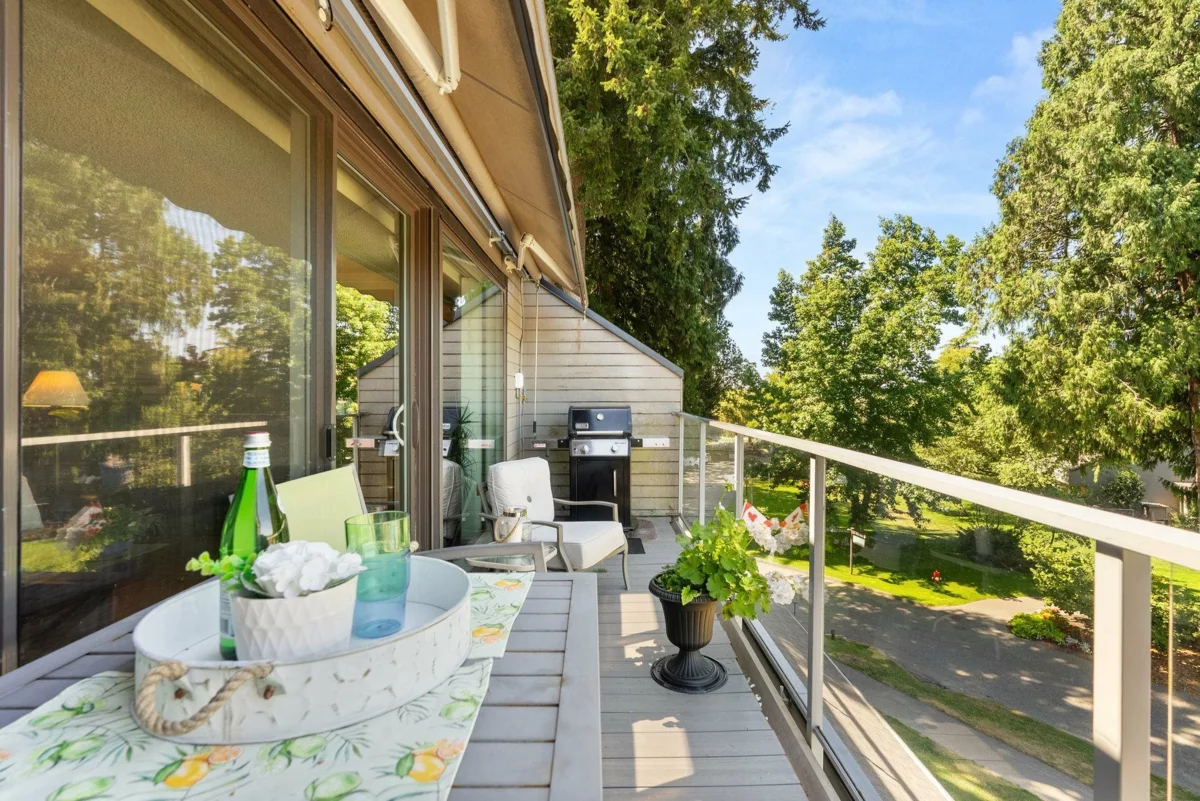 Swimming Pool Photo of 9 14025 Nico Wynd Place, Surrey, BC