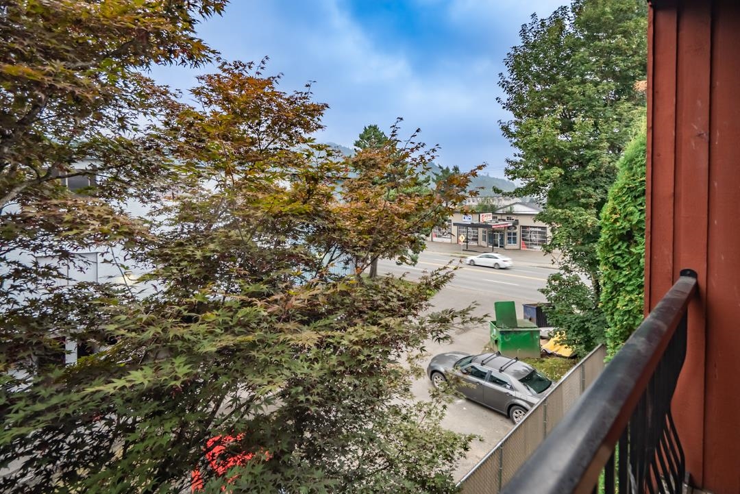Entry Foyer Photo of 330 1735 Agassiz-Rosedale No 9 Highway, Agassiz, BC