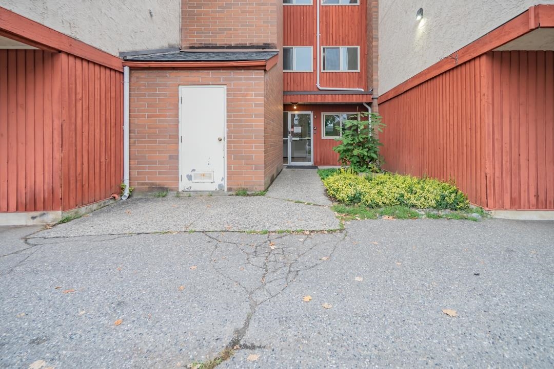 Staircase Photo of 330 1735 Agassiz-Rosedale No 9 Highway, Agassiz, BC