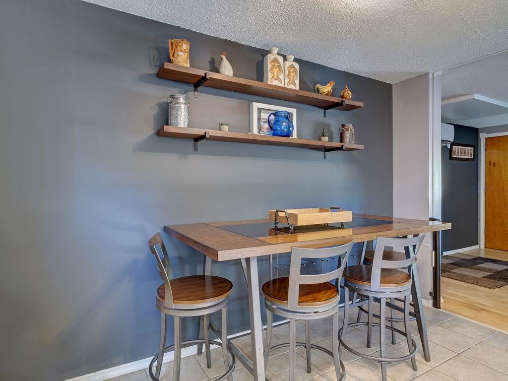 Breakfast Nook Photo of 6275 Norwest Bay Road, Sechelt, BC