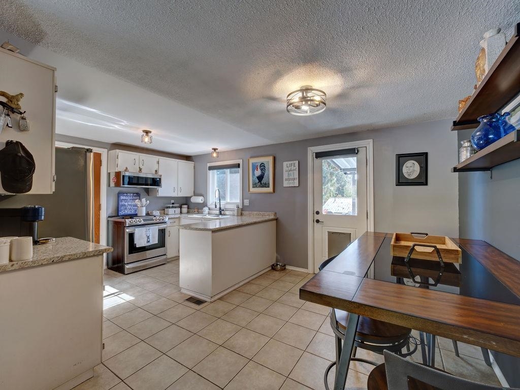 Dining Area Photo of 6275 Norwest Bay Road, Sechelt, BC