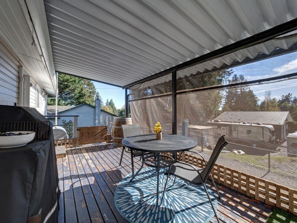 Entry Foyer Photo of 6275 Norwest Bay Road, Sechelt, BC