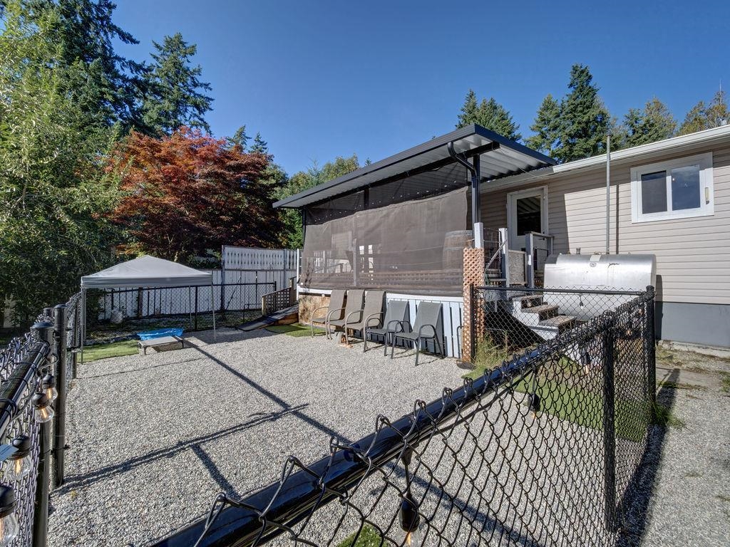 Hallway Photo of 6275 Norwest Bay Road, Sechelt, BC